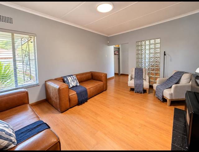 5 BEDROOM HOUSE FOR SALE IN GLEN MARAIS